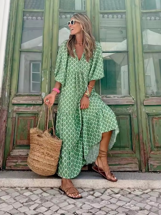 Dresses & Skirts - Green Patterned V-Neck Maxi Dress